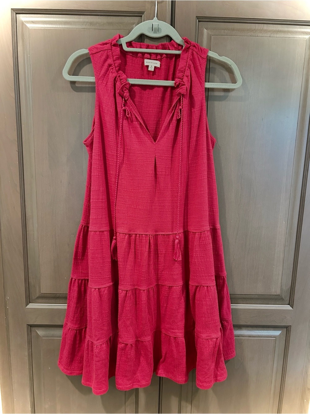 Max Studio Tiered Sleeveless V Neck Mini Dress in Fuchsia, Size S